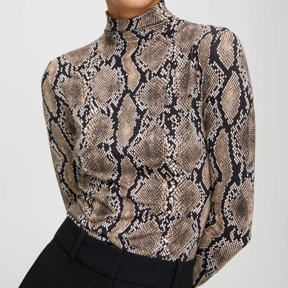 Aritzia Babaton Snake print turtleneck Python Sz S